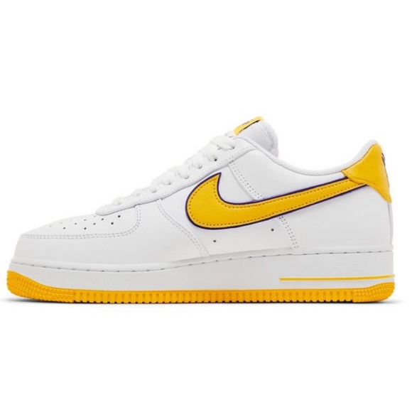 2024
Kobe Bryant x Nike Air Force 1 Low Retro QS 'Lakers Home' - Picture 3 of 13